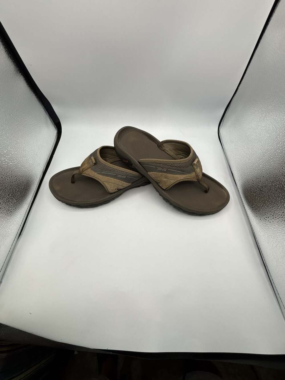 Teva Men's Pajaro Flip Flop Sandals Brown